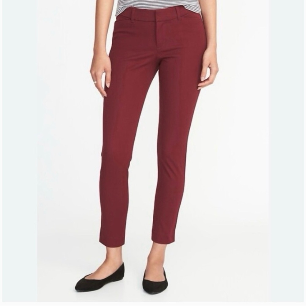 Old Navy Mid-Ride Pixie Pants - Size 16 Petite. NWOT